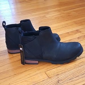 Sorel Emilie Booties size 6 - new with tags